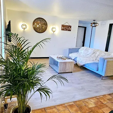 Holiday home Le De La Cregut
