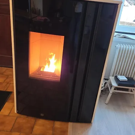 Le De La Cregut Vakantiehuis Tremouille (Cantal)