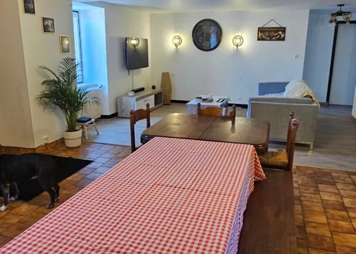 Le De La Cregut Holiday home *