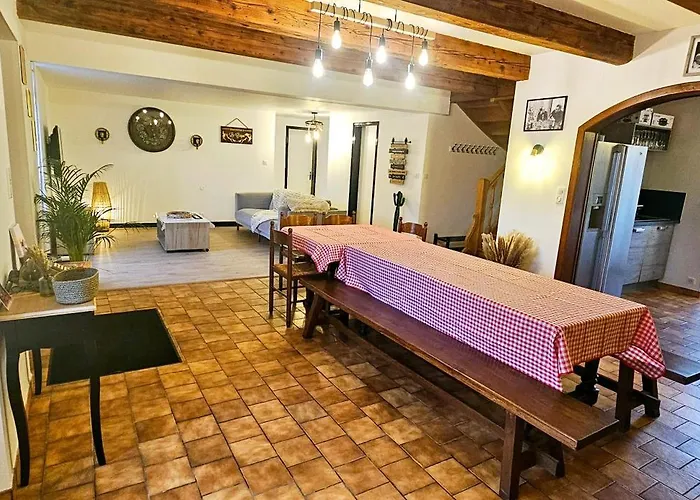 Le De La Cregut Holiday home *