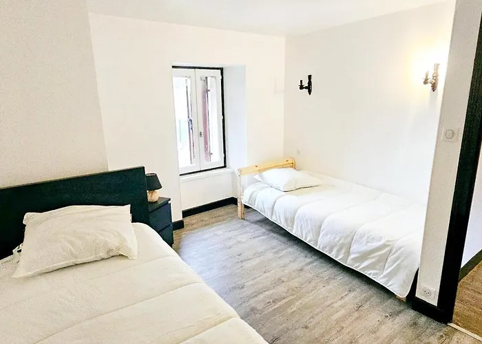 Holiday home Le De La Cregut