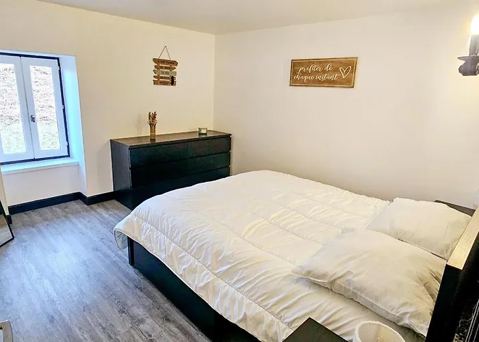 Le De La Cregut Holiday home